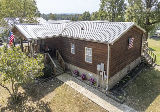 Photo 3 of Manufactured home for sale at 174 Beechview Dr, Clifton, TN 38425 | MLS# 3598075 | Listing updated on 2026-09-28