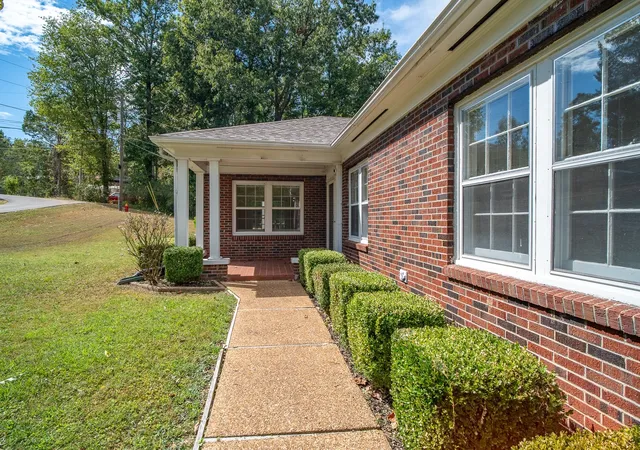 Photo 2 of Single family home for sale at 214 Mcwilliams St, Waynesboro, TN 38485 | MLS# 3598767 | Listing updated on 2026-09-28