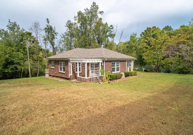 Photo 4 of Single family home for sale at 214 Mcwilliams St, Waynesboro, TN 38485 | MLS# 3598767 | Listing updated on 2026-09-28