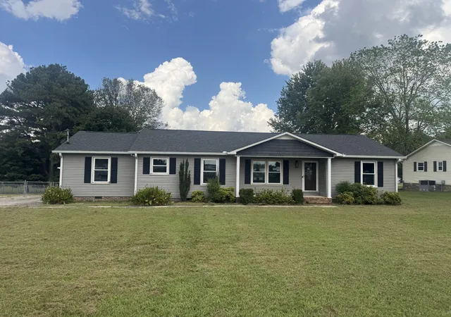 Photo 2 of Single family home for sale at 920 Rock Crk Rd, Estill Springs, TN 37330 | MLS# 3597782 | Listing updated on 2026-09-23