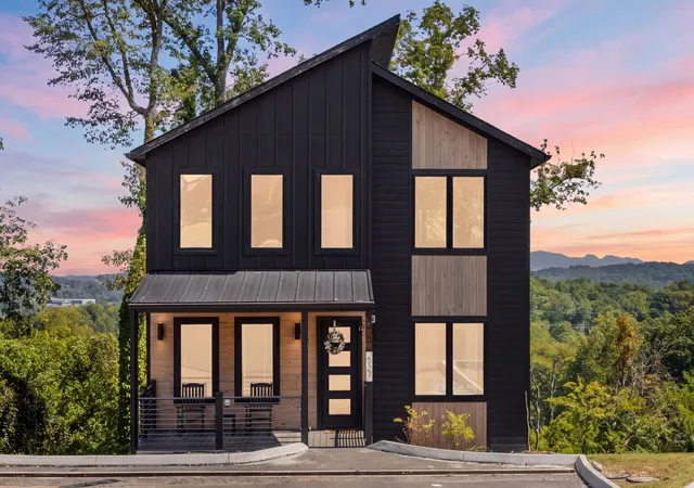 Photo 1 of Single family home for sale at 527 New Venture Way, Sevierville, TN 37876 | MLS# 3601598 | Listing updated on 2026-09-26