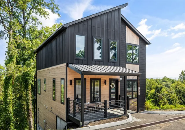 Photo 3 of Single family home for sale at 527 New Venture Way, Sevierville, TN 37876 | MLS# 3601598 | Listing updated on 2026-09-26
