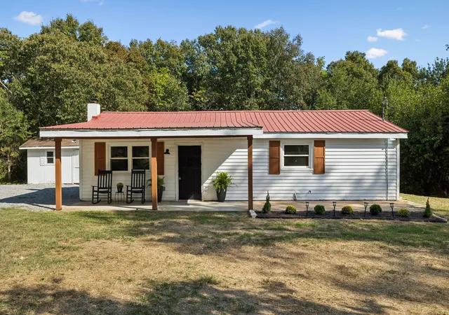 Photo 1 of Single family home for sale at 210 Donegan Xing Rd, Dickson, TN 37055 | MLS# 3597784 | Listing updated on 2026-09-22