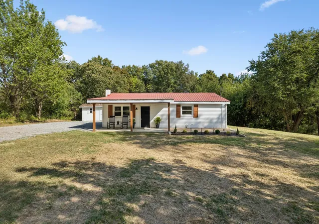 Photo 2 of Single family home for sale at 210 Donegan Xing Rd, Dickson, TN 37055 | MLS# 3597784 | Listing updated on 2026-09-22