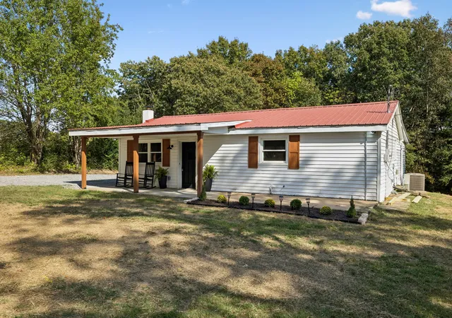 Photo 3 of Single family home for sale at 210 Donegan Xing Rd, Dickson, TN 37055 | MLS# 3597784 | Listing updated on 2026-09-22