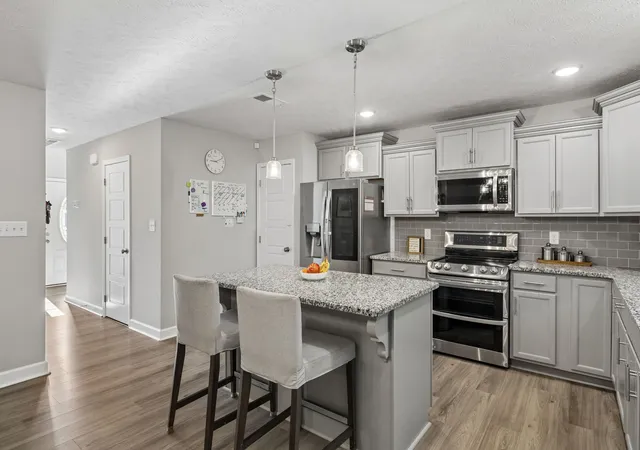 Photo 3 of Single family home for sale at 1046 Brightwood Ct, Clarksville, TN 37043 | MLS# 3599152 | Listing updated on 2026-10-20