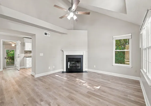 Photo 4 of Single family home for sale at 133 Walton Village Dr, Hendersonville, TN 37075 | MLS# 3602375 | Listing updated on 2026-09-30