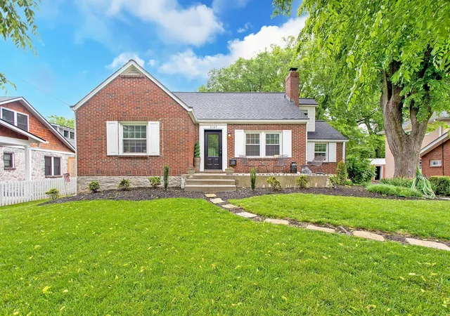 Photo 1 of Multi family home for sale at 2109 Natchez Trce, Nashville, TN 37212 | MLS# 3597315 | Listing updated on 2026-09-22