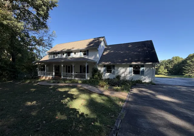 Single family home for sale at 196 Marlin Ln, McMinnville, TN 37110 | MLS# 3615299