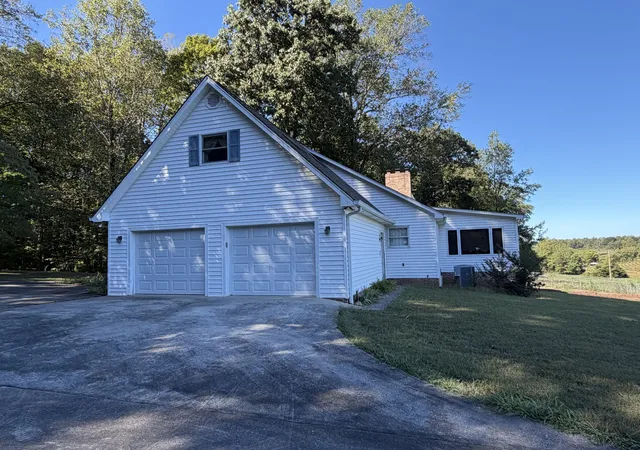 Photo 2 of Single family home for sale at 196 Marlin Ln, Mc Minnville, TN 37110 | MLS# 3615299 | Listing updated on 2026-10-08