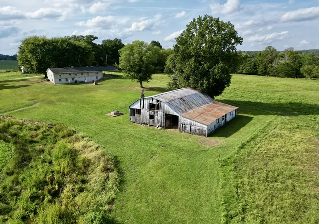 Photo 4 of Single family home for sale at 2785 Leighs Chapel Rd, Greenville, KY 42345 | MLS# 3597139 | Listing updated on 2026-09-21