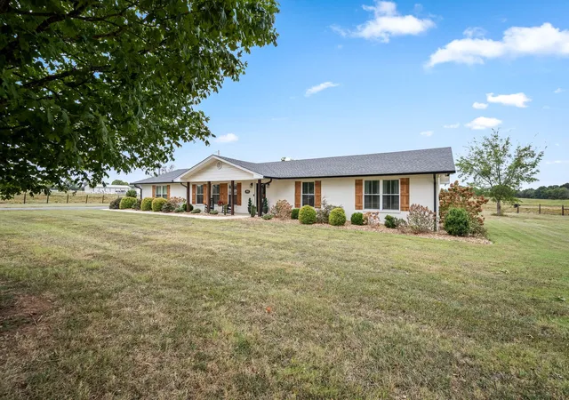 Photo 4 of Single family home for sale at 2915 Hickory Hl Church Rd, Shelbyville, TN 37160 | MLS# 3597179 | Listing updated on 2026-09-29