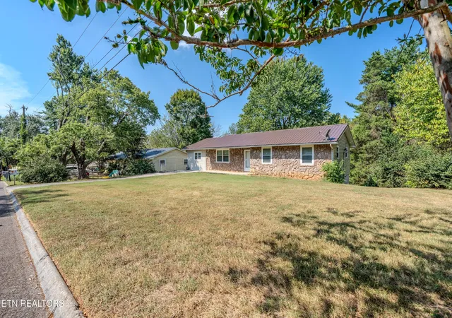 Photo 4 of Single family home for sale at 7811 E Sesame Ln, Knoxville, TN 37938 | MLS# 3597137 | Listing updated on 2026-09-29