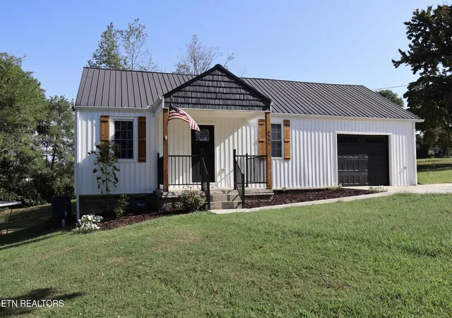 Photo 2 of Single family home for sale at 405 Choctaw St, Morristown, TN 37813 | MLS# 3597136 | Listing updated on 2026-10-09