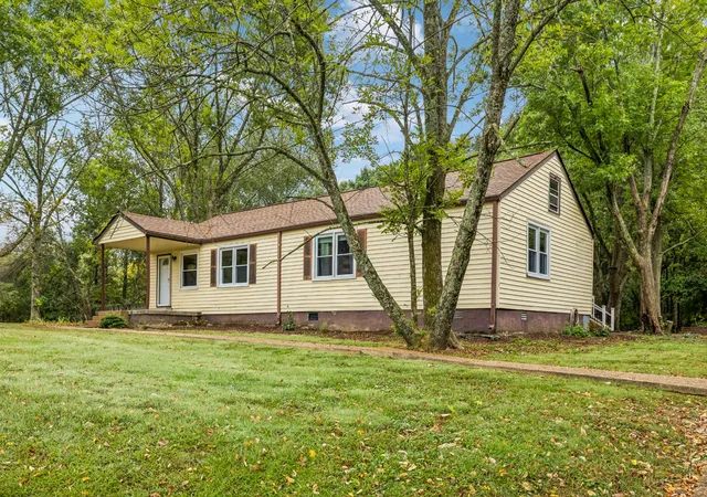 Single family home for sale at 7525 S Swift Rd, Goodlettsville, TN 37072 | MLS# 3598899