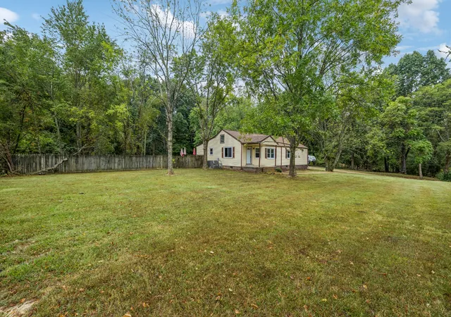 Photo 3 of Single family home for sale at 7525 S Swift Rd, Goodlettsville, TN 37072 | MLS# 3598899 | Listing updated on 2026-10-05