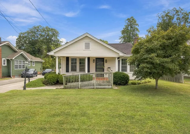 Photo 1 of Single family home for sale at 1516 Prigmore Rd, Chattanooga, TN 37412 | MLS# 3597161 | Listing updated on 2026-09-24