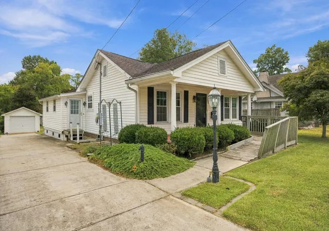 Photo 3 of Single family home for sale at 1516 Prigmore Rd, Chattanooga, TN 37412 | MLS# 3597161 | Listing updated on 2026-09-24