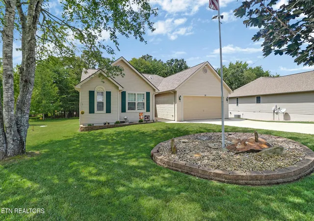Photo 4 of Single family home for sale at 26 Inwood Dr, Crossville, TN 38558 | MLS# 3597164 | Listing updated on 2026-09-22