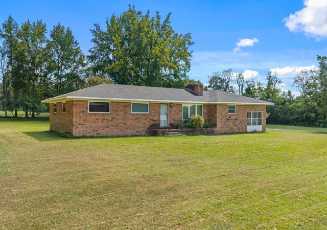 Photo 1 of Single family home for sale at 2000 County Rd 259, Florence, AL 35633 | MLS# 3597187 | Listing updated on 2026-09-21