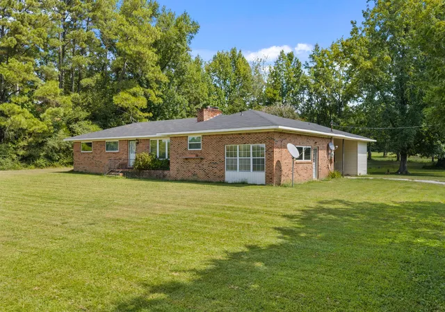 Photo 2 of Single family home for sale at 2000 County Rd 259, Florence, AL 35633 | MLS# 3597187 | Listing updated on 2026-09-21