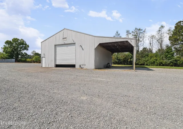 Photo 3 of Single family home for sale at 165 Ramey Rd, Crossville, TN 38571 | MLS# 3597185 | Listing updated on 2026-09-21