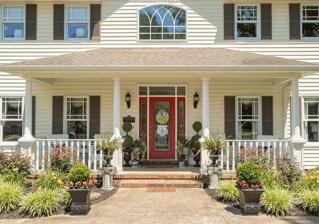 Photo 3 of Single family home for sale at 200 Nalonna Dr, Paris, TN 38242 | MLS# 3597240 | Listing updated on 2026-09-22