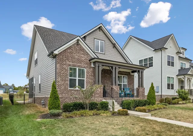 Photo 2 of Single family home for sale at 117 Willow Bnd Dr, Hendersonville, TN 37075 | MLS# 3601740 | Listing updated on 2026-10-02