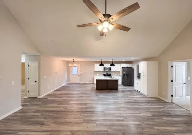 Photo 3 of Sale Pending at 2704 Brent Cir, Cornersville, TN 37047 | MLS# 3597202 | Listing updated on 2026-10-11