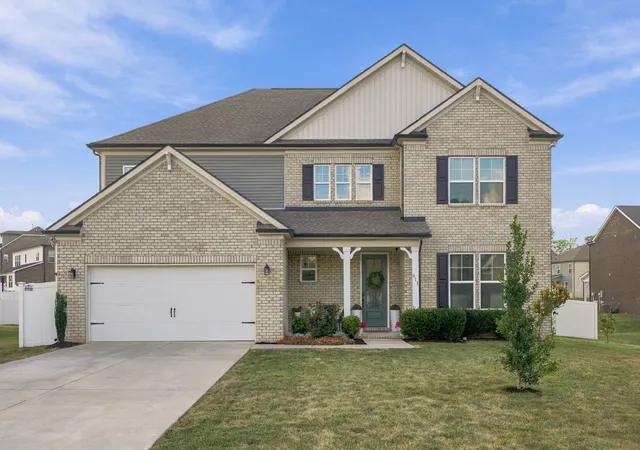Photo 2 of Single family home for sale at 613 Davenport Dr, Murfreesboro, TN 37128 | MLS# 3598990 | Listing updated on 2026-09-26