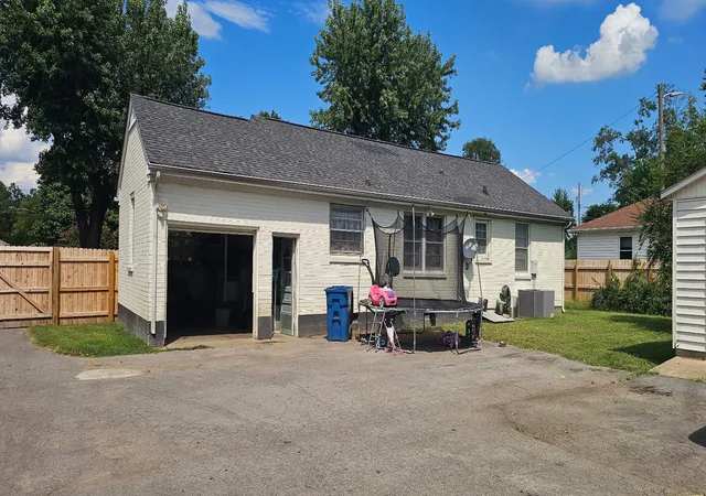 Photo 2 of Single family home for sale at 1123 Tuckahoe Dr, Nashville, TN 37207 | MLS# 3597610 | Listing updated on 2026-09-22