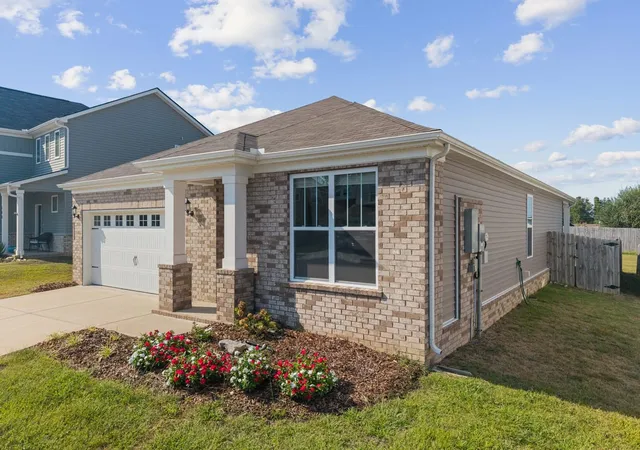 Photo 2 of Single family home for sale at 104 Southwind Run, Spring Hill, TN 37174 | MLS# 3598361 | Listing updated on 2026-10-06