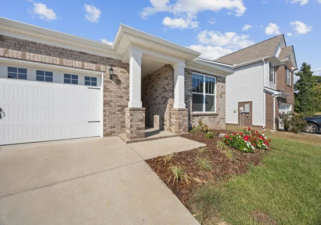 Photo 4 of Single family home for sale at 104 Southwind Run, Spring Hill, TN 37174 | MLS# 3598361 | Listing updated on 2026-10-06
