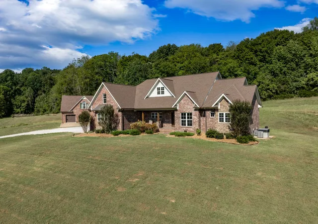 Photo 3 of Single family home for sale at 3145 Haywood Crk Rd, Pulaski, TN 38478 | MLS# 3610251 | Listing updated on 2026-10-02