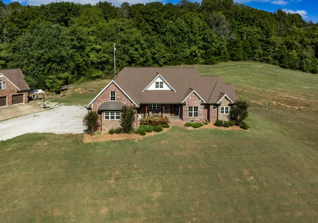 Photo 3 of Single family home for sale at 3145 Haywood Crk Rd, Pulaski, TN 38478 | MLS# 3610251 | Listing updated on 2026-10-02
