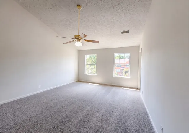 Photo 3 of Single family home for sale at 2036 Glastonbury Dr, Franklin, TN 37069 | MLS# 3597224 | Listing updated on 2026-09-21