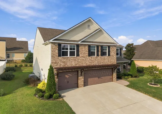Photo 3 of Single family home for sale at 192 Shoreline Tr, Fort Oglethorpe, GA 30742 | MLS# 3597222 | Listing updated on 2026-10-09