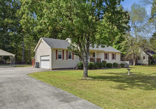 Photo 1 of Single family home for sale at 35 Hattie Dr, Fayetteville, TN 37334 | MLS# 3629725 | Listing updated on 2026-10-30