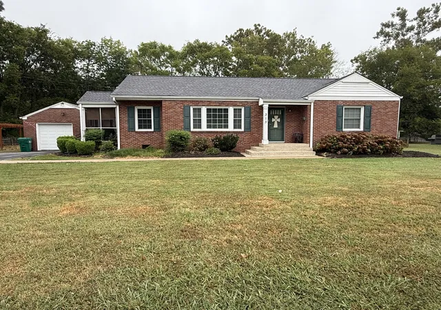 Photo 1 of Single family home for sale at 313 Castle Hts Ave, Lebanon, TN 37087 | MLS# 3599110 | Listing updated on 2026-09-27