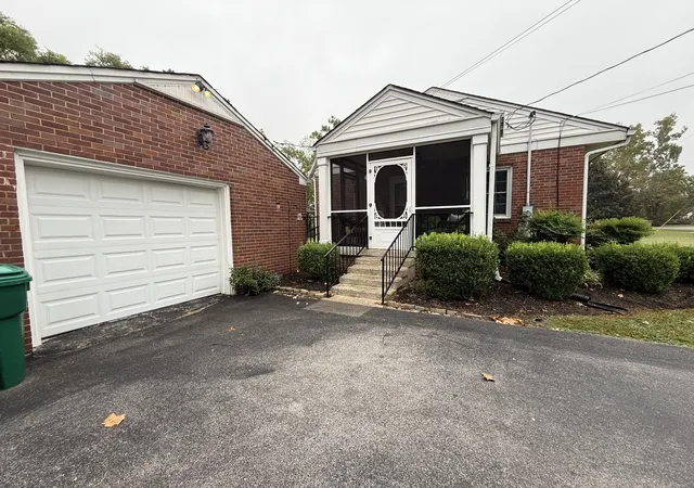 Photo 2 of Single family home for sale at 313 Castle Hts Ave, Lebanon, TN 37087 | MLS# 3599110 | Listing updated on 2026-09-27