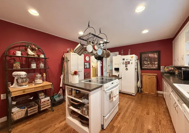 Photo 3 of Single family home for sale at 313 Castle Hts Ave, Lebanon, TN 37087 | MLS# 3599110 | Listing updated on 2026-09-27