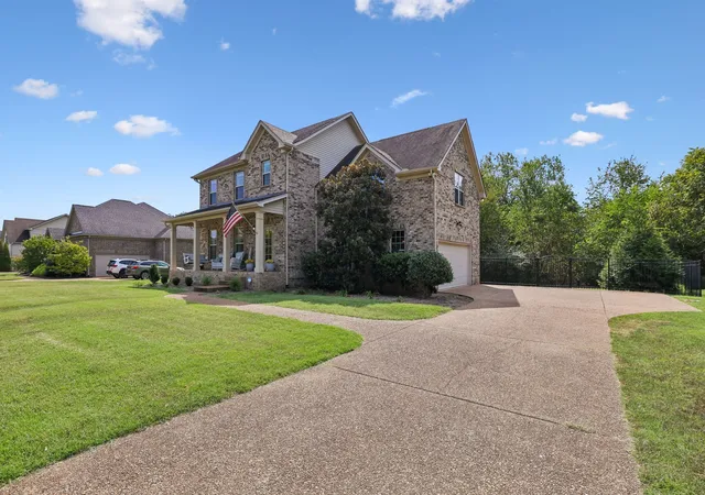Photo 3 of Single family home for sale at 2043 Audubon Ln, Murfreesboro, TN 37128 | MLS# 3597262 | Listing updated on 2026-10-28