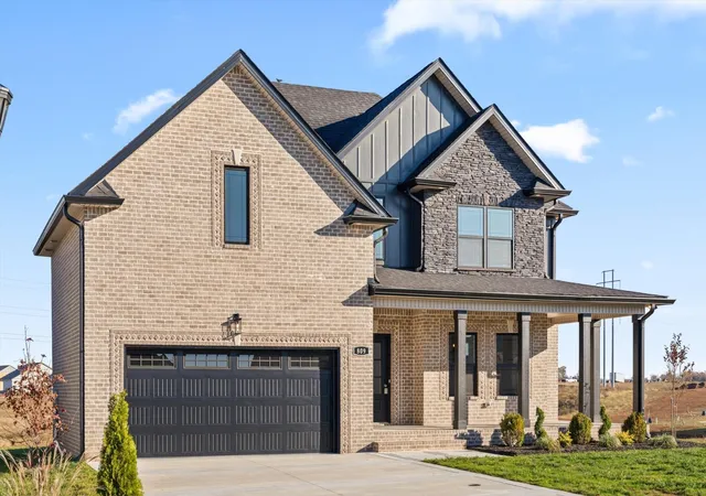 Photo 2 of Single family home for sale at 809 Willowicke Dr, Clarksville, TN 37043 | MLS# 3597781 | Listing updated on 2026-10-06