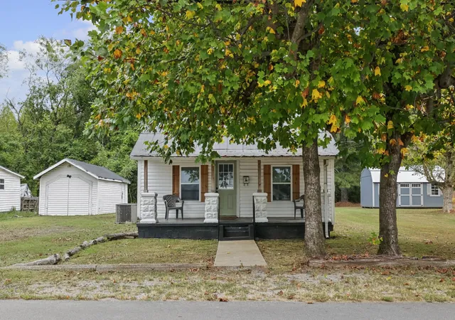 Photo 1 of Single family home for sale at 219 Cedar St, Hohenwald, TN 38462 | MLS# 3599185 | Listing updated on 2026-10-02