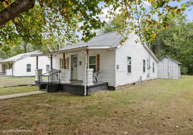 Photo 2 of Single family home for sale at 219 Cedar St, Hohenwald, TN 38462 | MLS# 3599185 | Listing updated on 2026-10-02