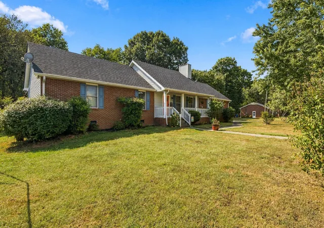 Photo 2 of Single family home for sale at 301 Carlton Pl, Goodlettsville, TN 37072 | MLS# 3598006 | Listing updated on 2026-09-23