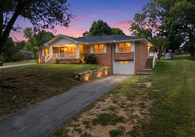 Photo 1 of Single family home for sale at 200 Woods Dr, Columbia, TN 38401 | MLS# 3597345 | Listing updated on 2026-09-28