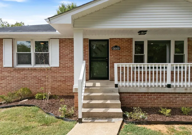 Photo 1 of Single family home for sale at 200 Woods Dr, Columbia, TN 38401 | MLS# 3597345 | Listing updated on 2026-09-28