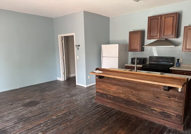Photo 3 of Multi family home for sale at 400 Hatcher Ln, Columbia, TN 38401 | MLS# 3597339 | Listing updated on 2026-09-21