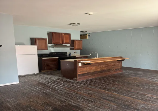 Photo 4 of Multi family home for sale at 400 Hatcher Ln, Columbia, TN 38401 | MLS# 3597339 | Listing updated on 2026-09-21